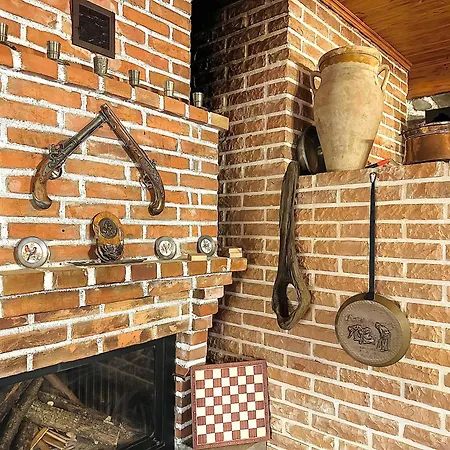 Gjoni بيت ضيافة