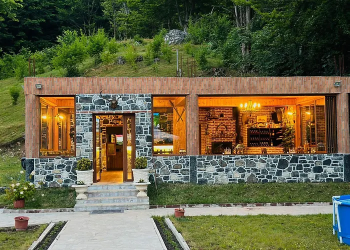 Gjoni Pensjonat 3*