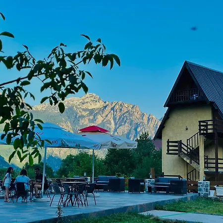 Guest house Gjoni 3*