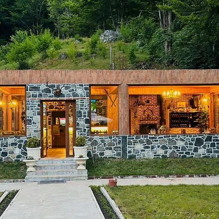 Gjoni Guest house 3*